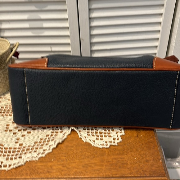 Dooney & Bourke Classic bag - Picture 3 of 4